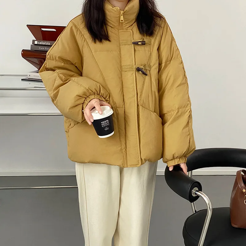 Horn Button Stand Collar Solid Color Thick Zipper White Duck Down Down Jacket Women 2021 Women Fashion Winter Warm Jacket
Horn Button Stand Collar Solid Color Thick Zipper White Duck Down Down Jacket Women 2021 Women Fashion Winter Warm Jacket