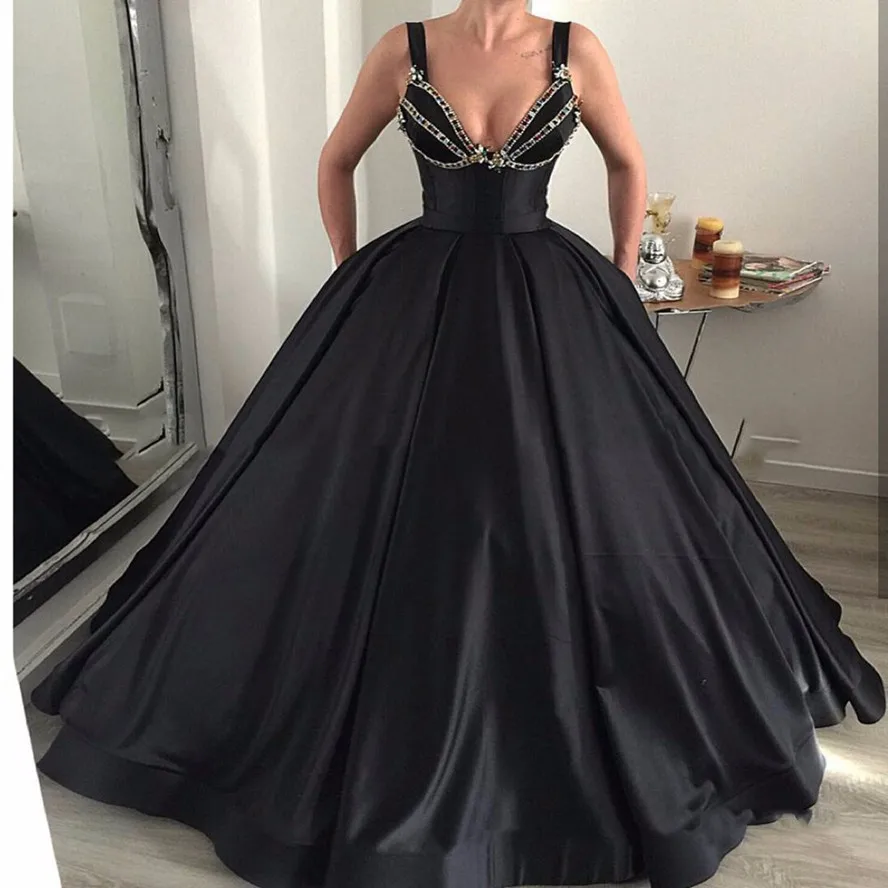 Lebanon 2021 Black Puffy Prom Dresses With Pockets Sexy V-neck Long Prom Gowns Crystal Ball Gowns Robe De Soiree Abendkleider
Lebanon 2021 Black Puffy Prom Dresses With Pockets Sexy V-neck Long Prom Gowns Crystal Ball Gowns Robe De Soiree Abendkleider
