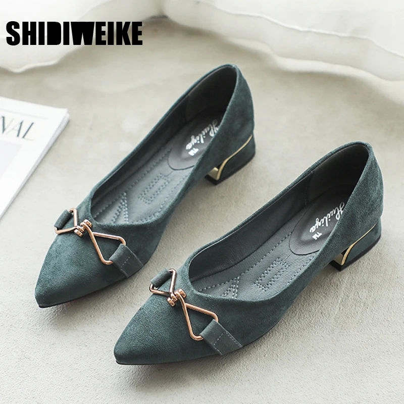 2021 New Flat Shoes Women metal Flats Shallow Women Boat Shoes Slip on Ladies Loafers autumn Women Loafers Shoes vc1034
2021 New Flat Shoes Women metal Flats Shallow Women Boat Shoes Slip on Ladies Loafers autumn Women Loafers Shoes vc1034