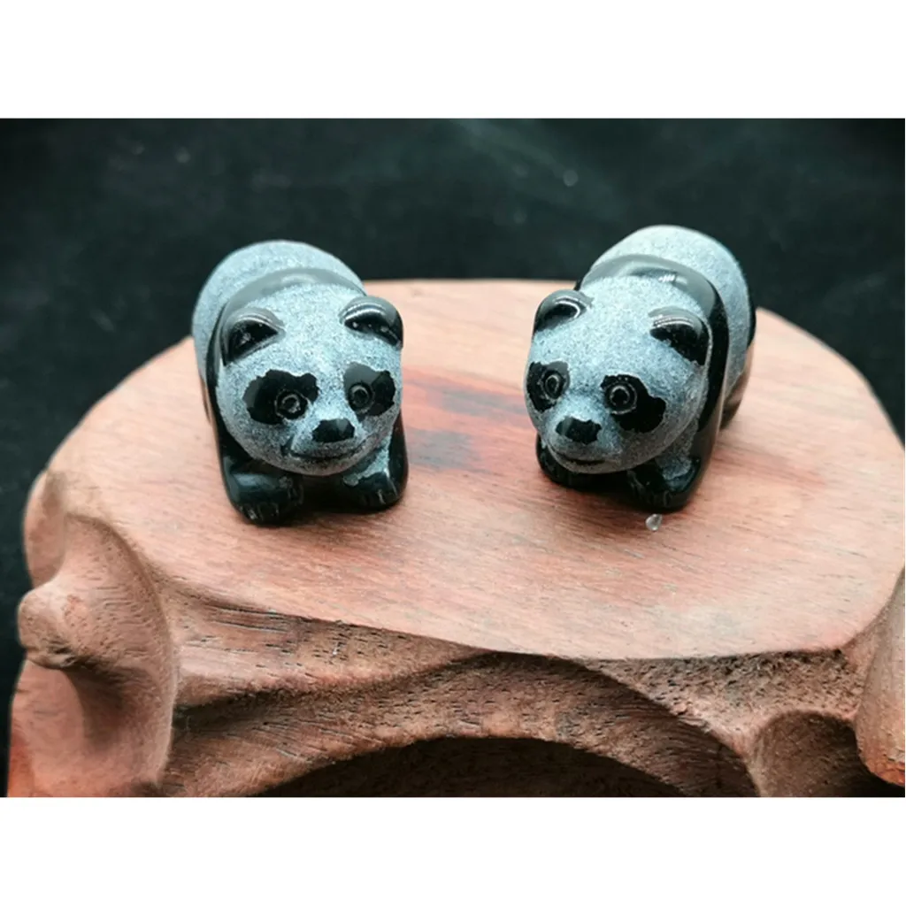 40 мм Ручная резная фигурка панды из черного обсидиана 
40 мм Ручная резная фигурка панды из черного обсидиана