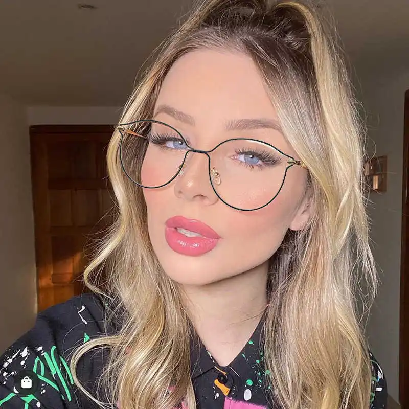 quality Free shipping and fashion blue light proof metal flat lens spring leg can be equipped with myopia glasses
quality Free shipping and fashion blue light proof metal flat lens spring leg can be equipped with myopia glasses