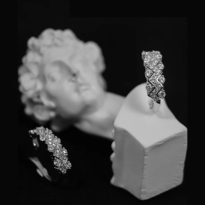 Fashion women's S925 silver-plated platinum zircon lattice cold wind personality non-hole ear clips 93
Fashion women's S925 silver-plated platinum zircon lattice cold wind personality non-hole ear clips 93