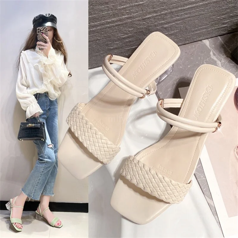 2021 new transparent heel sandals female thick heel two-wear Roman open-toed high heels fairy style mid-heel fashion sandals
2021 new transparent heel sandals female thick heel two-wear Roman open-toed high heels fairy style mid-heel fashion sandals