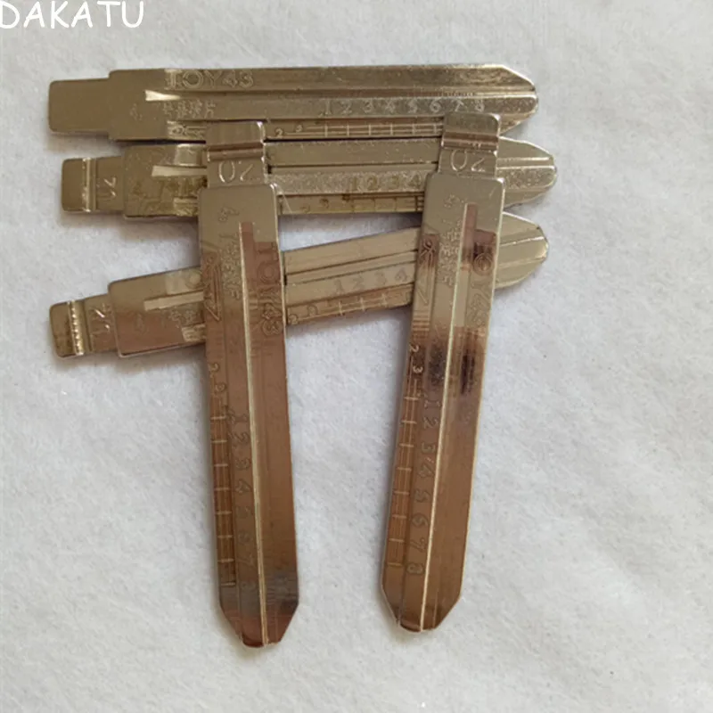 NO.02 TOY43 Engraved Line Key Blade Blank Scale Shearing Teeth Uncut Key Blade For Old Toyota
NO.02 TOY43 Engraved Line Key Blade Blank Scale Shearing Teeth Uncut Key Blade For Old Toyota