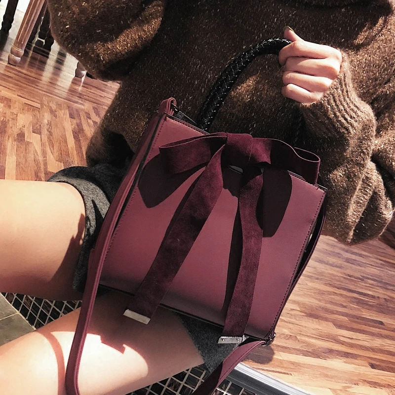 Bowknot Shoulder Bag 2020 Trendy Designer Handbags Luxury High Quality Matte Leather Crossbody Bags For Women Bolsa De Hombro
Bowknot Shoulder Bag 2020 Trendy Designer Handbags Luxury High Quality Matte Leather Crossbody Bags For Women Bolsa De Hombro