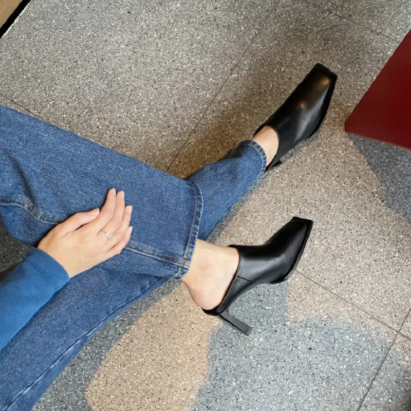 Sianie Tianie 2021 Genuine Cowhide Leather Square Toe Plain White Black Thick High Heels Chic Charm Punk Womens Mules Pumps
Sianie Tianie 2021 Genuine Cowhide Leather Square Toe Plain White Black Thick High Heels Chic Charm Punk Womens Mules Pumps