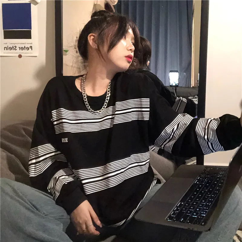 Женская футболка с длинным рукавом, тонкая, в полоску, свободная, в Корейском стиле, в стиле ins, для осени, 2021
Женская футболка с длинным рукавом, тонкая, в полоску, свободная, в Корейском стиле, в стиле ins, для осени, 2021