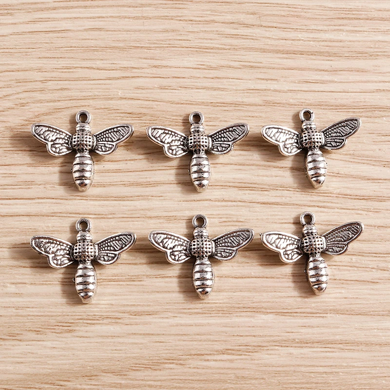 30pcs 19*16mm Antique Silver Color Cute Alloy Insect Charms Pendants for Jewelry Making Necklaces Earrings DIY Bracelets Gift
30pcs 19*16mm Antique Silver Color Cute Alloy Insect Charms Pendants for Jewelry Making Necklaces Earrings DIY Bracelets Gift