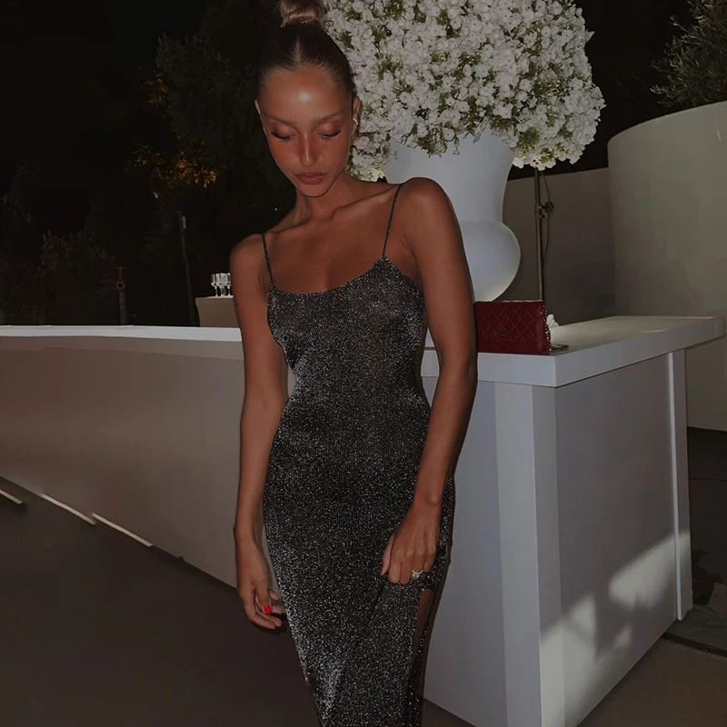 Вечернее платье-макси с блестками, на завязках
Вечернее платье-макси с блестками, на завязках