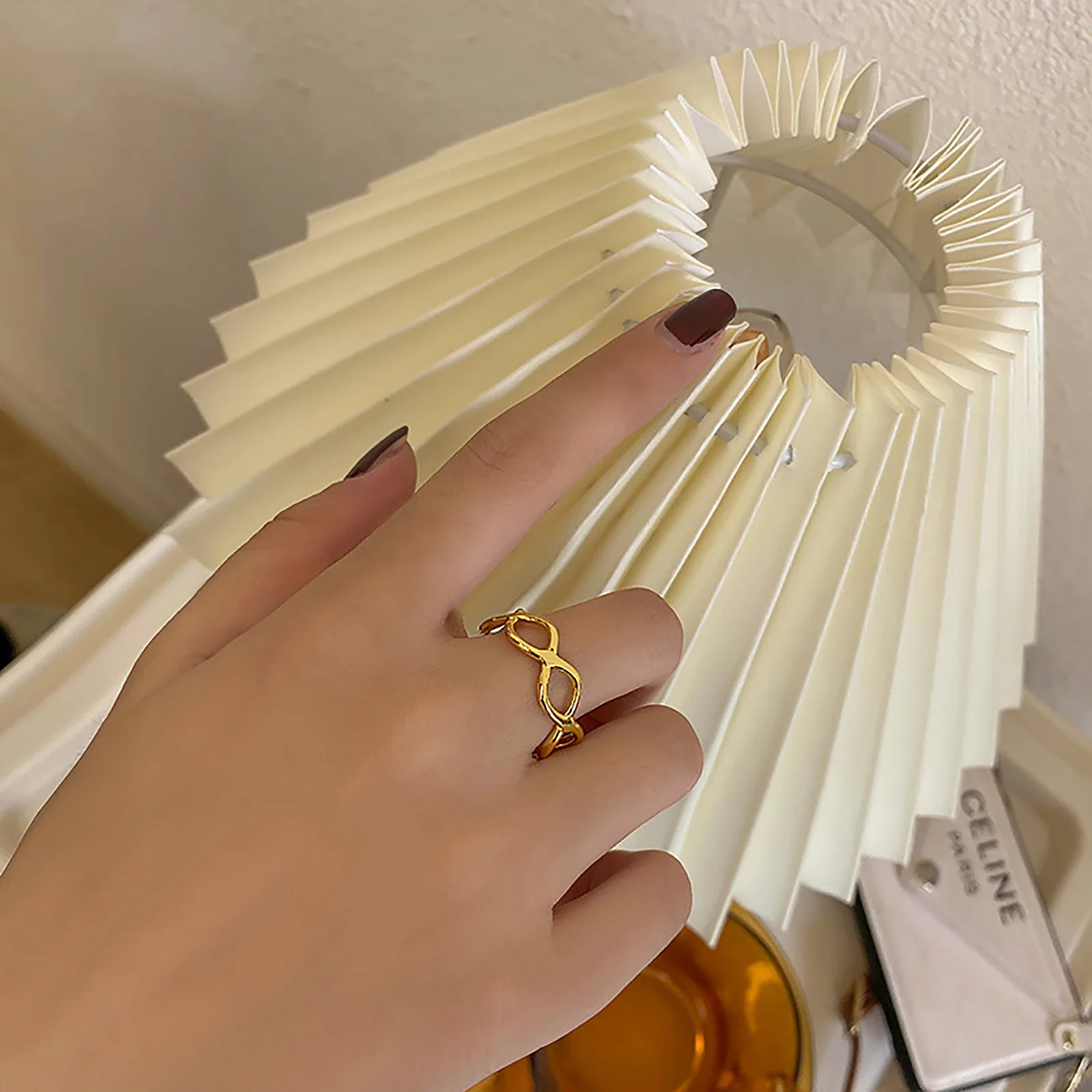 Women Chic Cuff Open Link Twisted Rings,Gold Tone Metal Geometric Chain Knot Finger Jewelry,Gift to Her,Resizable
Women Chic Cuff Open Link Twisted Rings,Gold Tone Metal Geometric Chain Knot Finger Jewelry,Gift to Her,Resizable