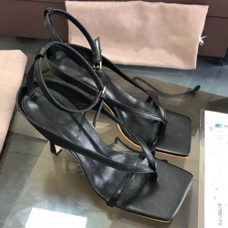 Summer 100% Real Leather Women Thin High Heel Shoes Fashion Buckle Strap Square Toe Sandals Plus Size 42 Party Lady Sandals
Summer 100% Real Leather Women Thin High Heel Shoes Fashion Buckle Strap Square Toe Sandals Plus Size 42 Party Lady Sandals