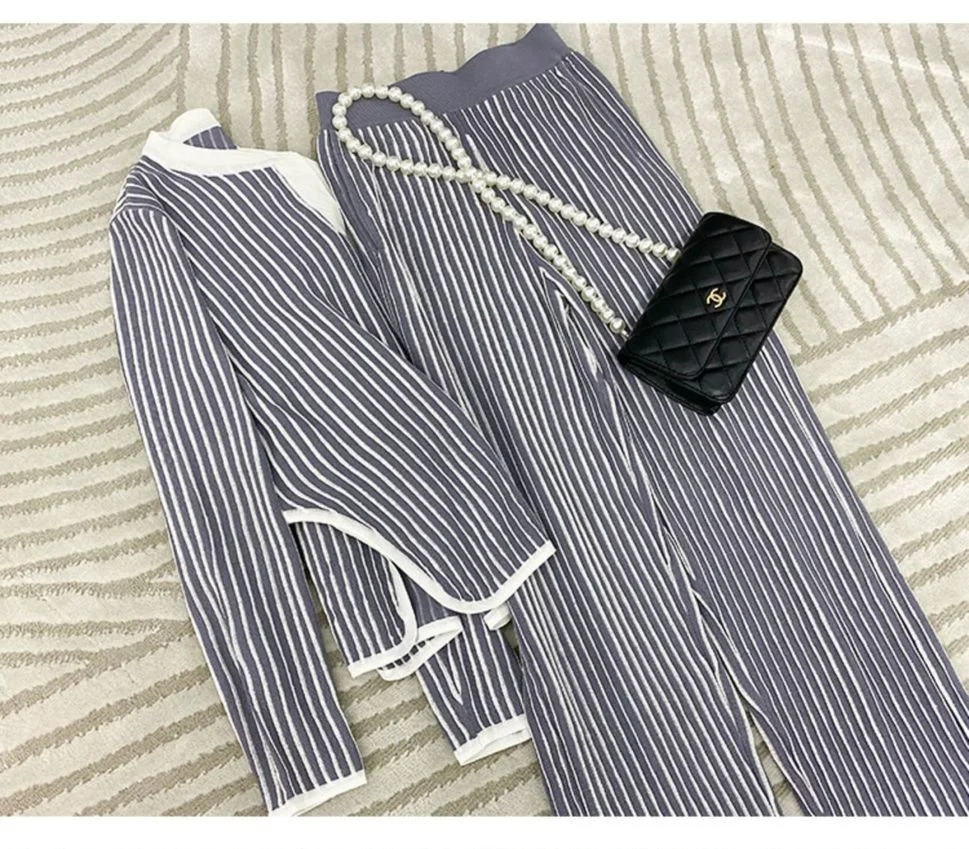 Casual Ice Silk Suit Women's Summer Temperament Small Fashion Two-Piece Set
Casual Ice Silk Suit Women's Summer Temperament Small Fashion Two-Piece Set