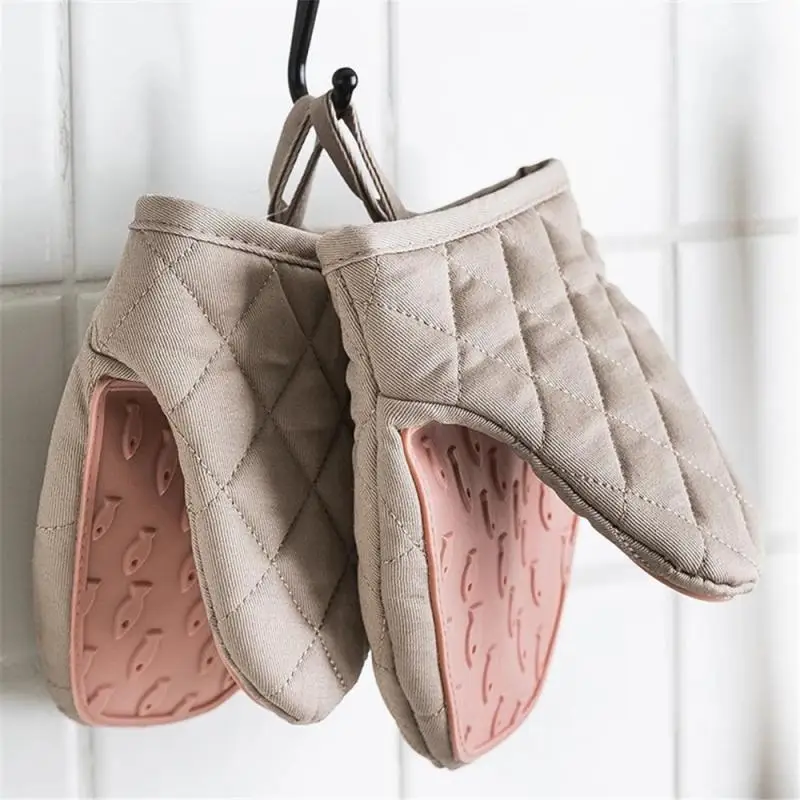 One Piece Kitchen Microwave Oven Silicone Resistant Heat Temperature Gloves Insulation Anti Scald Hand Clip Dish Bowl Holder
One Piece Kitchen Microwave Oven Silicone Resistant Heat Temperature Gloves Insulation Anti Scald Hand Clip Dish Bowl Holder