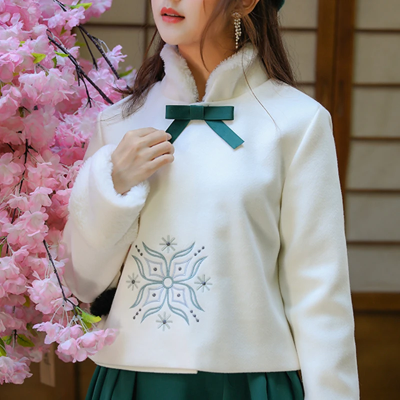 Autumn and winter 2020 Two piece sets of Girls' Retro embroidery Add cotton Woolen coat White Top + Green skirt suits Women
Autumn and winter 2020 Two piece sets of Girls' Retro embroidery Add cotton Woolen coat White Top + Green skirt suits Women