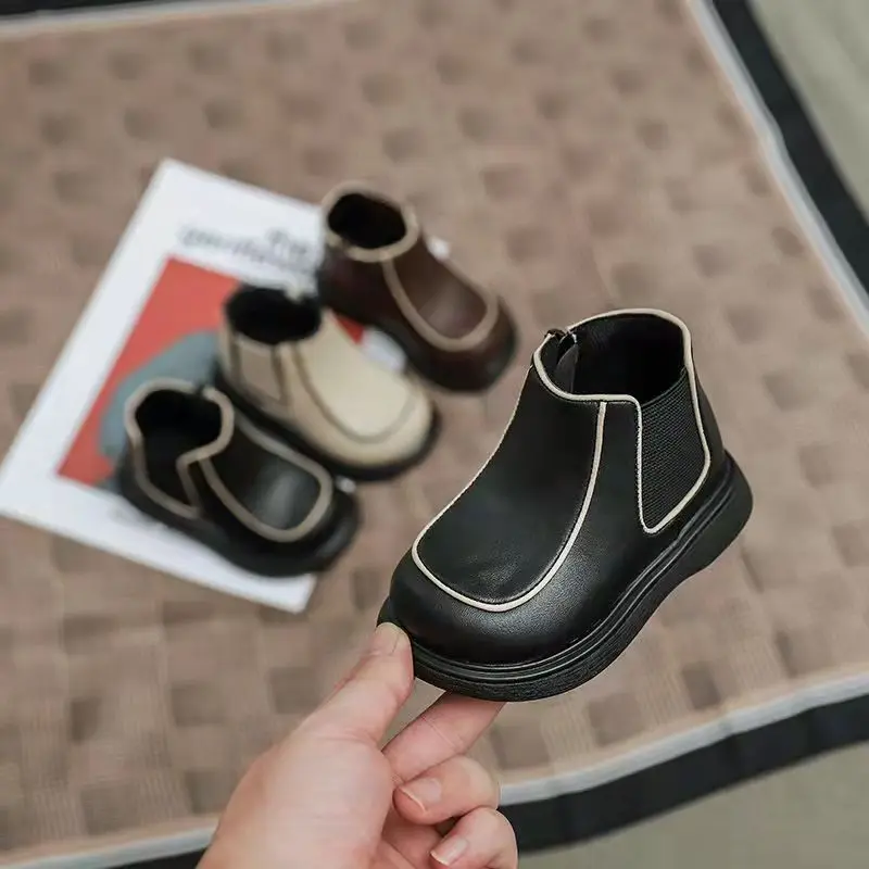 Boys' Martin boots autumn and winter new boys' treasure baby foreign style handsome leather shoes
Boys' Martin boots autumn and winter new boys' treasure baby foreign style handsome leather shoes