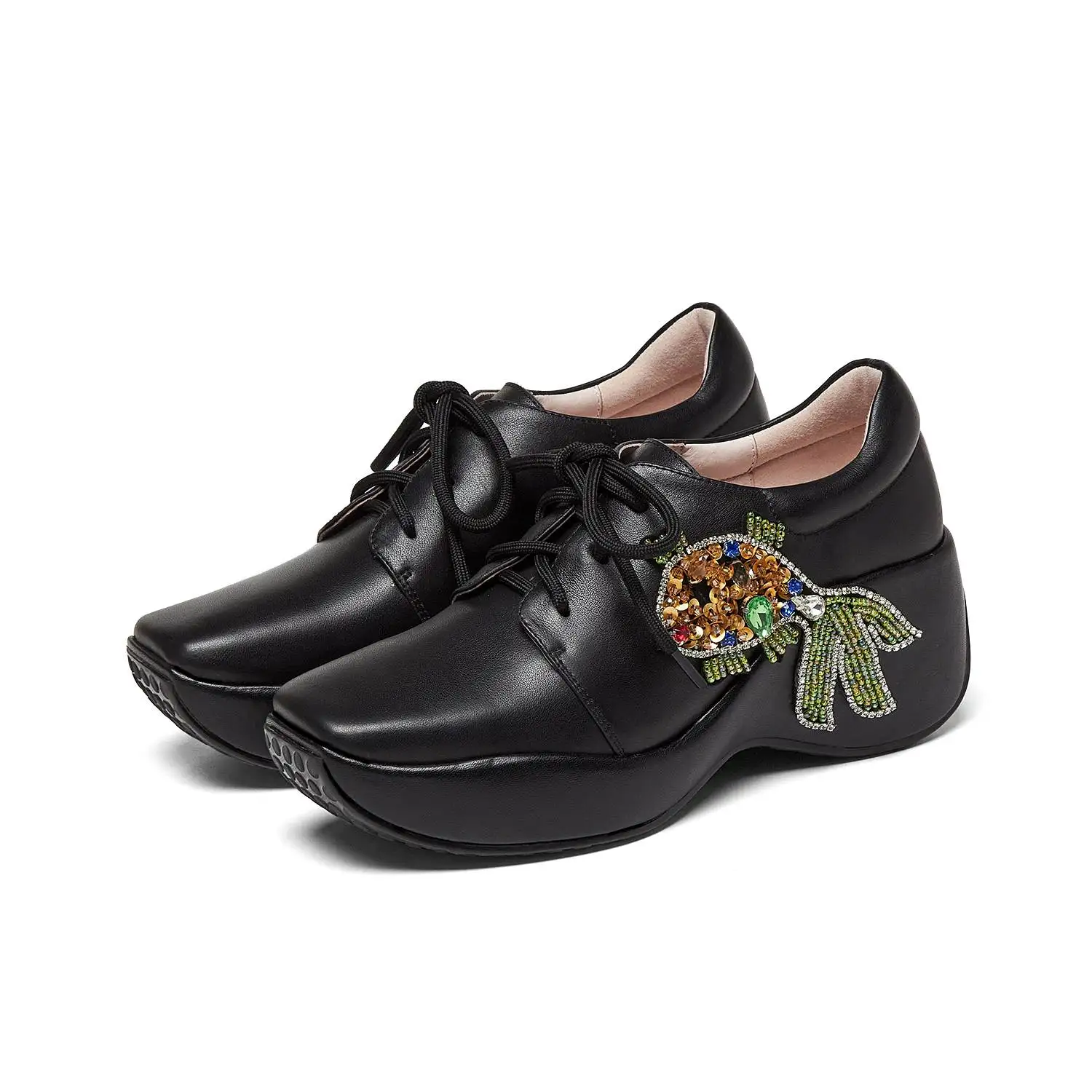 Krazing pot full grain leather leisure sneakers wedges lace up oriental embroidery luxury appliques beading vulcanized shoes l00
Krazing pot full grain leather leisure sneakers wedges lace up oriental embroidery luxury appliques beading vulcanized shoes l00