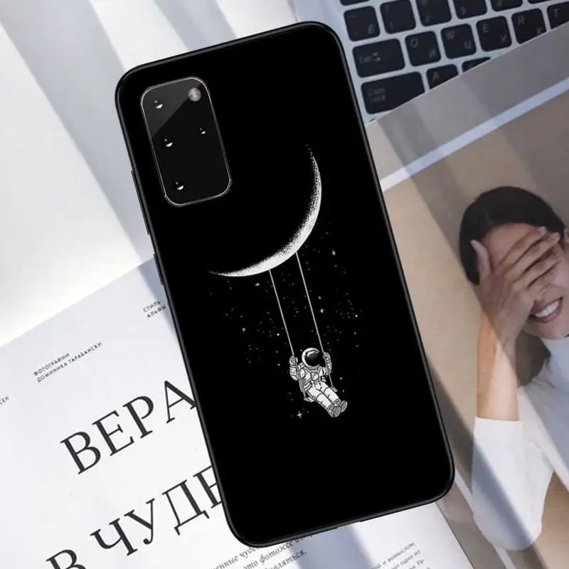 Funny cartoon space astronaut Phone Case for samsung galaxy s21 s20 fe s10 s9 s8 s30 note 20 10 ultra plus pro lite 5G coque 
Funny cartoon space astronaut Phone Case for samsung galaxy s21 s20 fe s10 s9 s8 s30 note 20 10 ultra plus pro lite 5G coque
