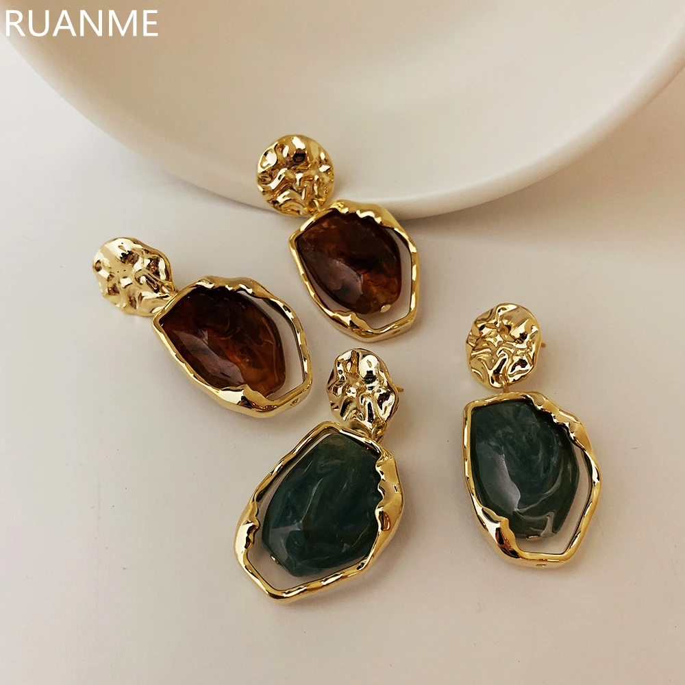 New Antique Qiu Dong Irregular Geometrical Stud Earrings Metallic Acrylic Women Earrings Adorn Article
New Antique Qiu Dong Irregular Geometrical Stud Earrings Metallic Acrylic Women Earrings Adorn Article