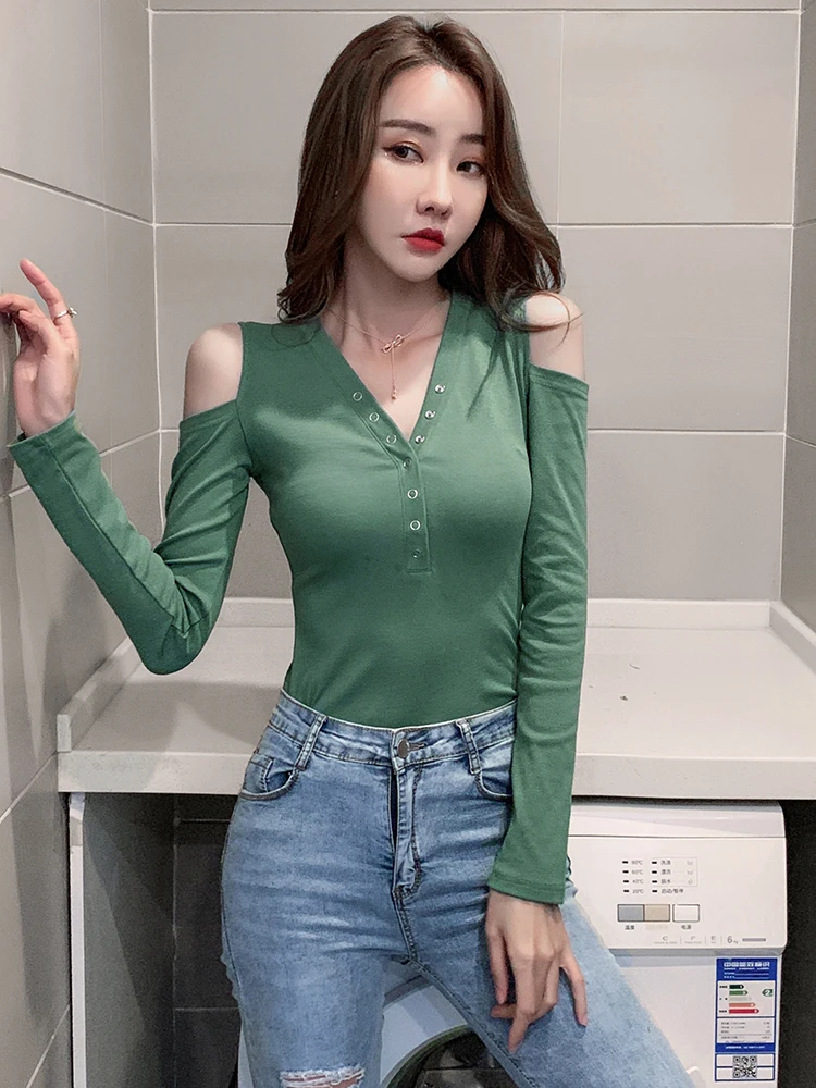 Off the shoulder top female sexy undergarment 2021 new spring wear versatile care machine slim long sleeve V-neck tight T-shirt
Off the shoulder top female sexy undergarment 2021 new spring wear versatile care machine slim long sleeve V-neck tight T-shirt