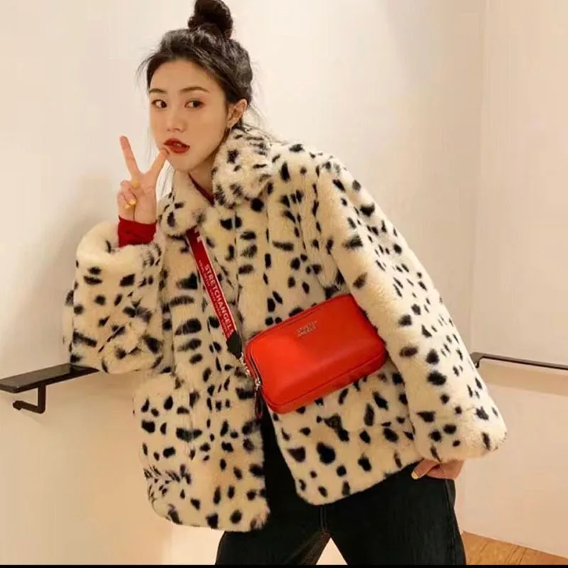 Winter Leopard Furry Coats Womens Loose Warm Faux Fur Lady Jackets Turn Down Collar Plush Coat Korean Fashion New 2022
Winter Leopard Furry Coats Womens Loose Warm Faux Fur Lady Jackets Turn Down Collar Plush Coat Korean Fashion New 2022