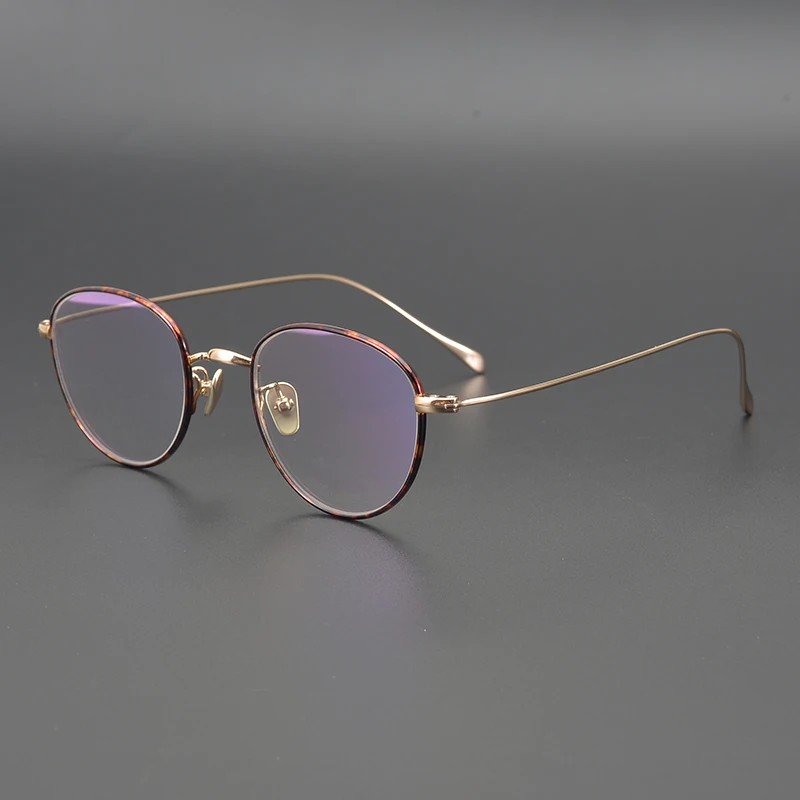 Оправа для очков Ультралегкая из чистого титана для мужчин и женщин
Оправа для очков Ультралегкая из чистого титана для мужчин и женщин