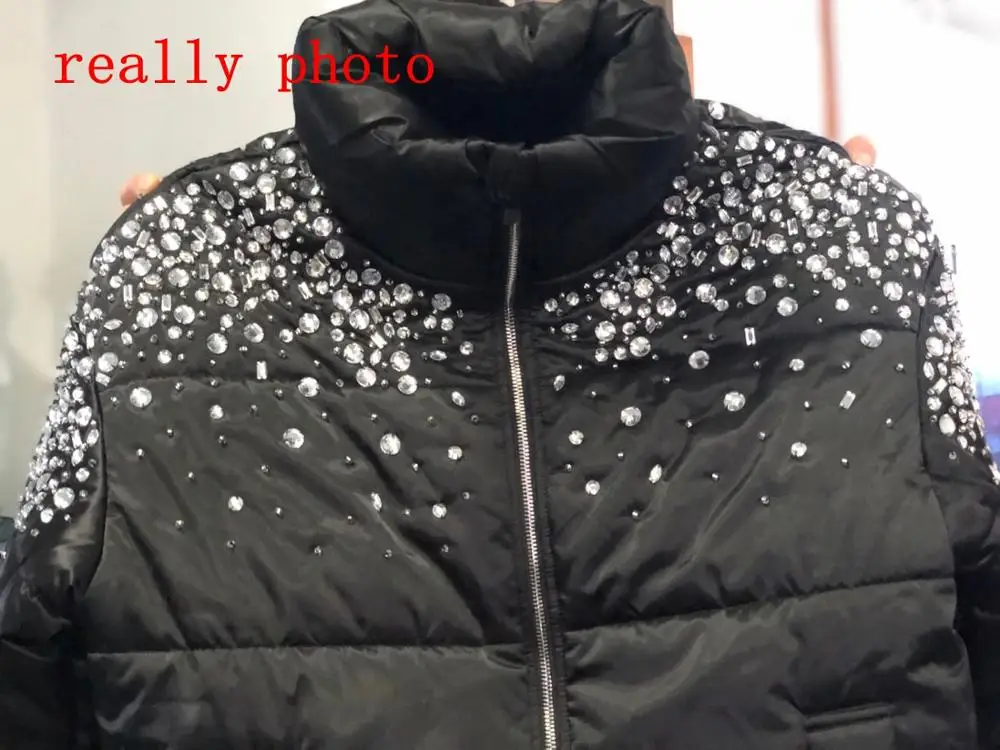 Luxury Rhinestone Cotton Padded Coats Women Winter Warm Bread Jackets Short Design 2020 New Female Winter Coat Black Parkas
Luxury Rhinestone Cotton Padded Coats Women Winter Warm Bread Jackets Short Design 2020 New Female Winter Coat Black Parkas