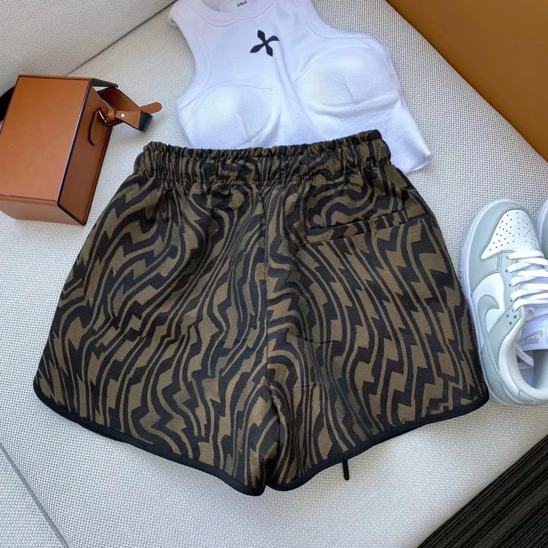 2021 Summer Woman's Shorts Letter Printed Loose Sport Gym Hign-End Short Pants Young Casual Short Trousers
2021 Summer Woman's Shorts Letter Printed Loose Sport Gym Hign-End Short Pants Young Casual Short Trousers