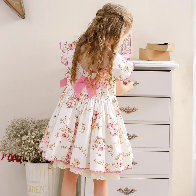 Vintage Little Girls Princess Dresses With Bows Floral Pattern Kids Girls Summer Dress Vestidos Children Costumes
Vintage Little Girls Princess Dresses With Bows Floral Pattern Kids Girls Summer Dress Vestidos Children Costumes