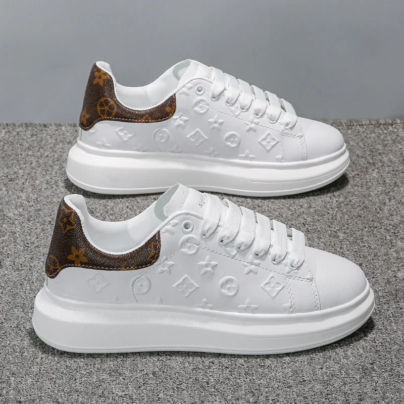 New small white shoes spring and autumn Korean version of Baita thick-soled leather student shoes white sneakers
New small white shoes spring and autumn Korean version of Baita thick-soled leather student shoes white sneakers