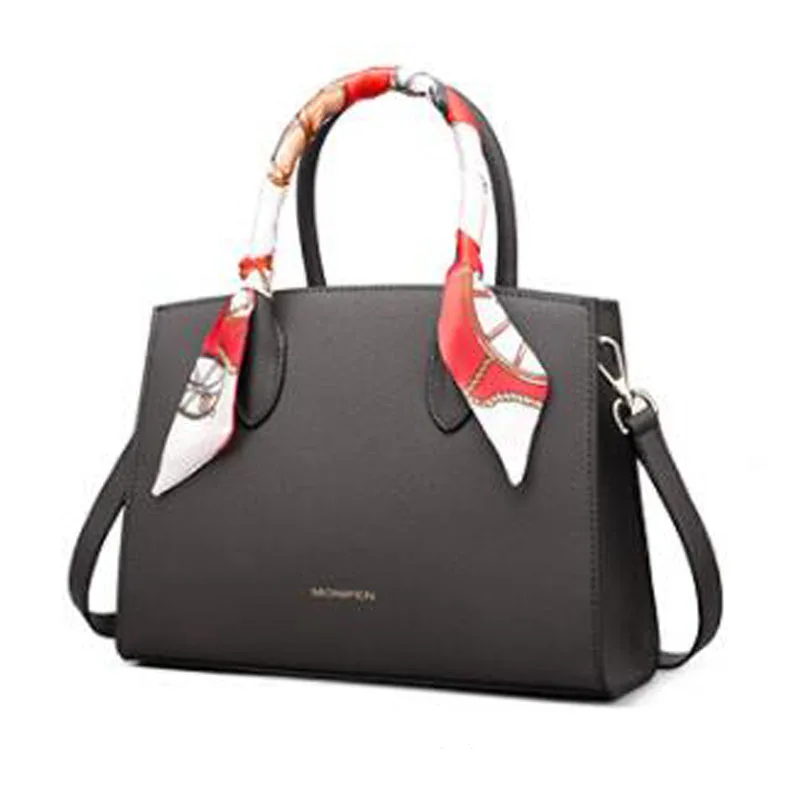 Genuine leather HandBags 2021 New Trend All-match one-shoulder diagonal bag luxury handbag fashion tote bag large capacity 
Genuine leather HandBags 2021 New Trend All-match one-shoulder diagonal bag luxury handbag fashion tote bag large capacity