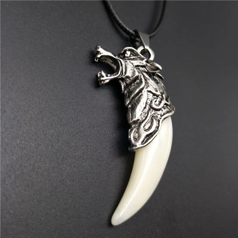 Gothic Choker Titanium Steel Spike Necklace Pendant Domineering Evil Teeth Necklaces for Men Fashion Jewelry Birthday Present
Gothic Choker Titanium Steel Spike Necklace Pendant Domineering Evil Teeth Necklaces for Men Fashion Jewelry Birthday Present