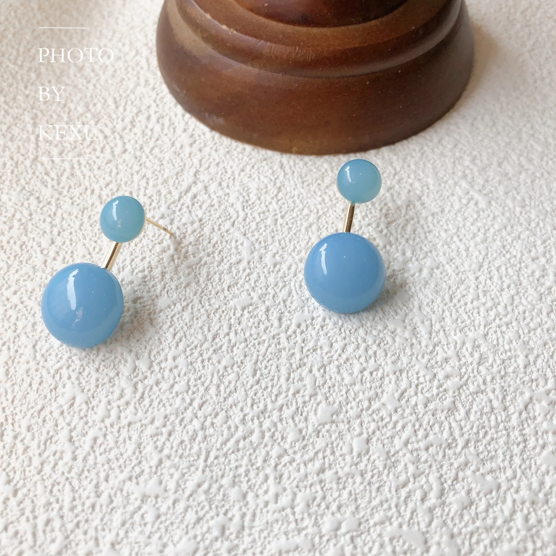 Простые серьги в Корейском стиле, элегантные новые маленькие синие круглые серьги из смолы, модные персонализированные милые ювелирные изд...
Простые серьги в Корейском стиле, элегантные новые маленькие синие круглые серьги из смолы, модные персонализированные милые ювелирные изд...