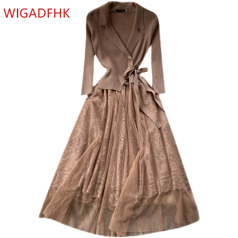 Autumn 2021 New Long-sleeved Suit Collar Knitted Stitching Mesh Dress Fake Two-piece Mid-length Skirt Elegant Women's Dress
Autumn 2021 New Long-sleeved Suit Collar Knitted Stitching Mesh Dress Fake Two-piece Mid-length Skirt Elegant Women's Dress