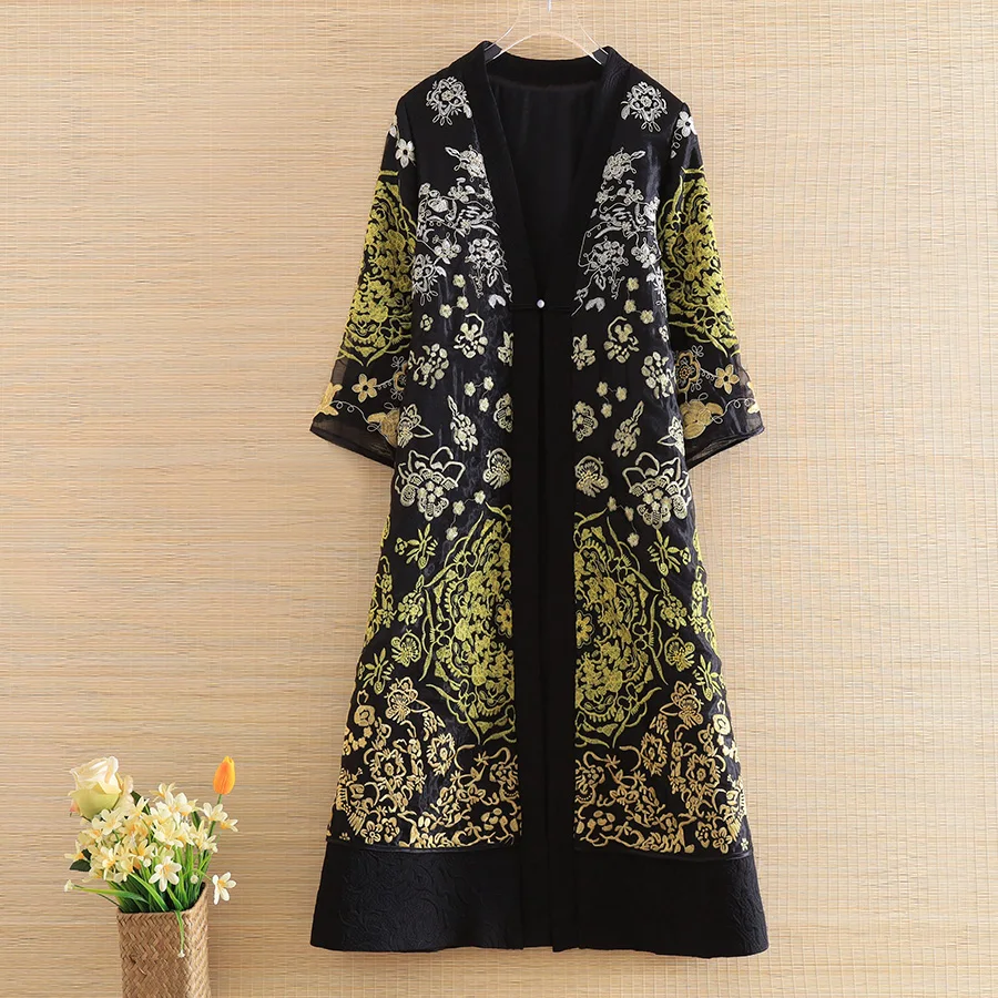 Embro Mill autumn Women embroidery trench coat Chinese Style Retro Jacquard 3/4 sleeve elegant Loose lady coat female M-2XL
Embro Mill autumn Women embroidery trench coat Chinese Style Retro Jacquard 3/4 sleeve elegant Loose lady coat female M-2XL