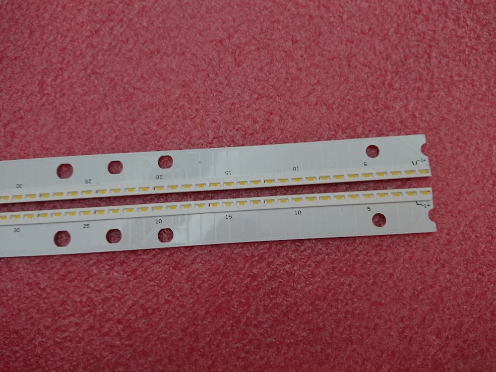 New 2 PCS/set 144LED 605mm 55" V17 AS2 3043 3044 REV0.2 R L type LED backlight strip for 55 inch TV
New 2 PCS/set 144LED 605mm 55" V17 AS2 3043 3044 REV0.2 R L type LED backlight strip for 55 inch TV