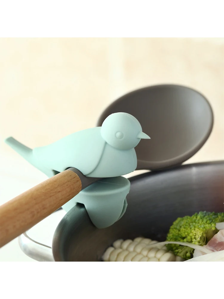 Cute Little Bird Silicone Pot Side Clips Spoon Holder Pot Lid Pan Cover Spatula Storage Rack Tool Kitchen Gadgets Accessories
Cute Little Bird Silicone Pot Side Clips Spoon Holder Pot Lid Pan Cover Spatula Storage Rack Tool Kitchen Gadgets Accessories