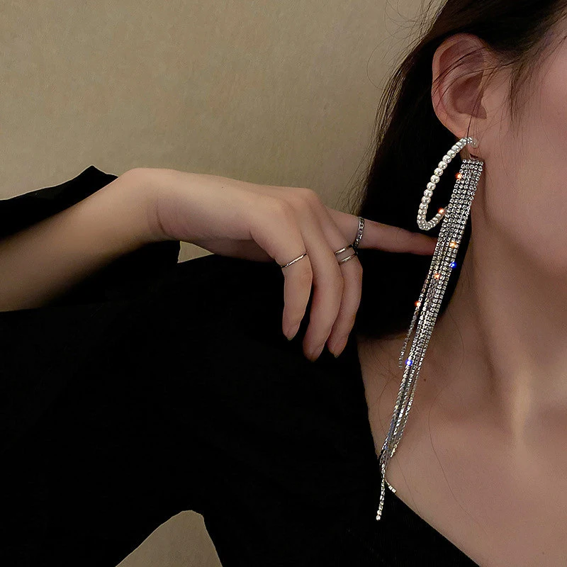 High Quality 14K Real Gold Exaggerated Pearl Tassel Earrings for Women Designer Luxury Jewelry AAA Zirconia S925 Silver Needle
High Quality 14K Real Gold Exaggerated Pearl Tassel Earrings for Women Designer Luxury Jewelry AAA Zirconia S925 Silver Needle