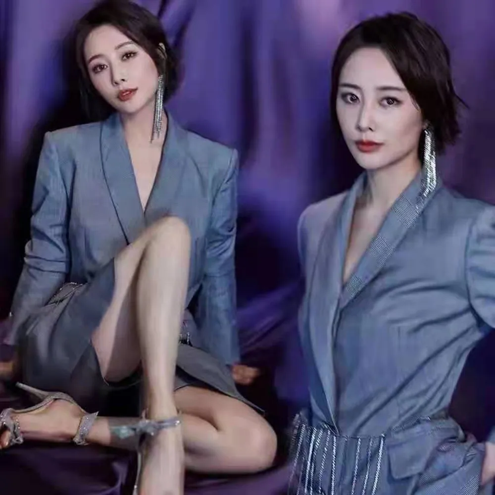 Grey Color Ladies Long Sleeve Slim Fashion Women's Set Jacket Shorts Celebrity Wear High Quality
Grey Color Ladies Long Sleeve Slim Fashion Women's Set Jacket Shorts Celebrity Wear High Quality