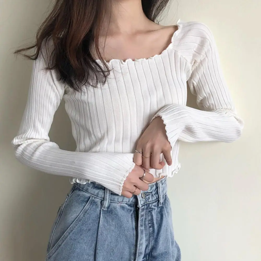 Женская футболка с длинным рукавом и открытыми плечами
Женская футболка с длинным рукавом и открытыми плечами