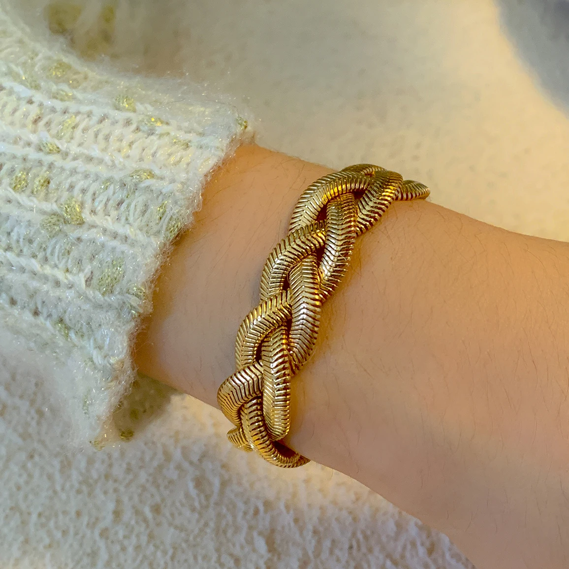 Ingemark Unique Handmade Twisted Snake Chain Bracelets on hand for Women Sexy Vintage Chunky Thick Link Bangles Jewelry Bijoux
Ingemark Unique Handmade Twisted Snake Chain Bracelets on hand for Women Sexy Vintage Chunky Thick Link Bangles Jewelry Bijoux