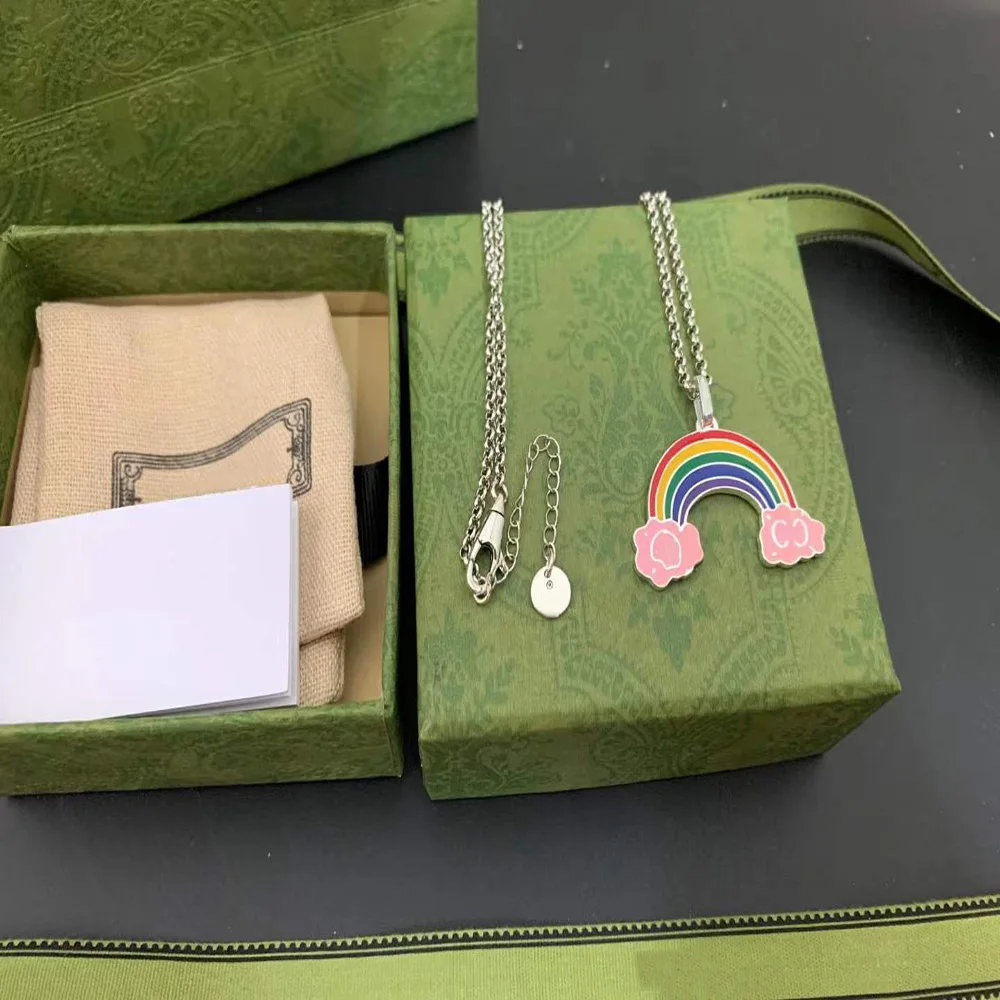 Мужское и женское ожерелье из серебра 925 пробы с красной эмалью
Мужское и женское ожерелье из серебра 925 пробы с красной эмалью