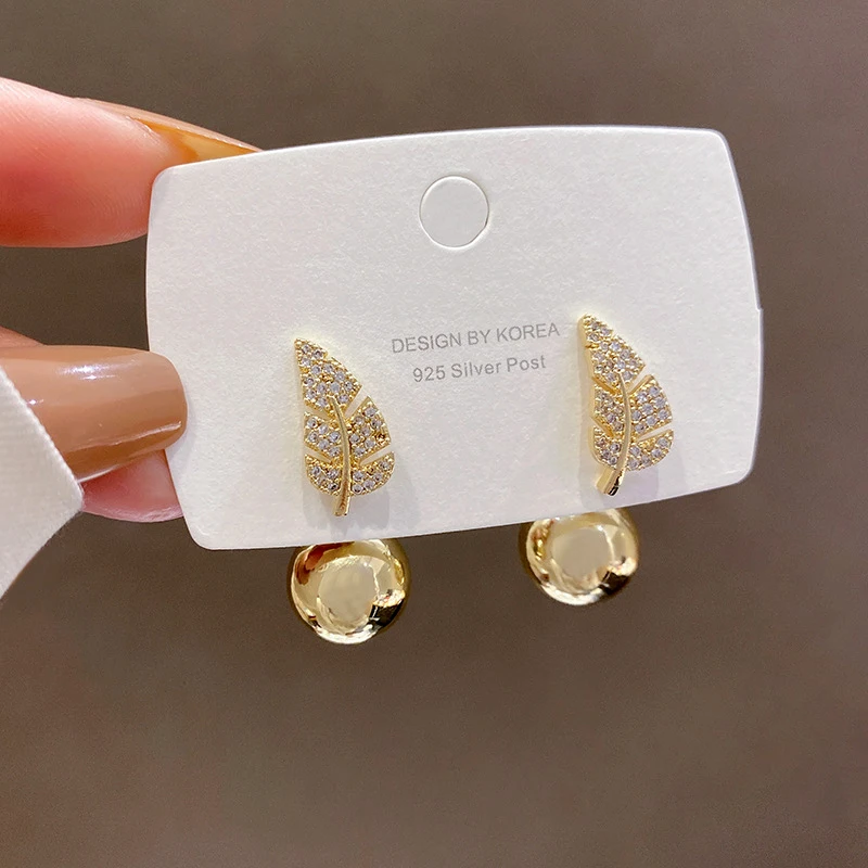 YAONUAN Trendy Leaf Copper Earrings For Women S925 Needle Gold Plated Pearl Micro-set Zircon Korean Jewelry Accessories Daily
YAONUAN Trendy Leaf Copper Earrings For Women S925 Needle Gold Plated Pearl Micro-set Zircon Korean Jewelry Accessories Daily