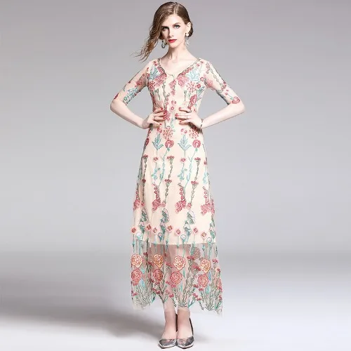 Luxury Women Dress 2020 Summer Elegant Embroidery Dress Sexy V-neck Formal Party Half Sleeve Casual Lace Mesh patchwork Dresses
Luxury Women Dress 2020 Summer Elegant Embroidery Dress Sexy V-neck Formal Party Half Sleeve Casual Lace Mesh patchwork Dresses