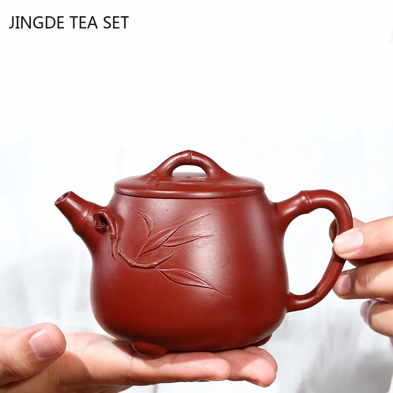 Yixing tea pots Purple Clay Teapot beauty kettle Handmade Bamboo joint high stone scoop teapot Tea set Customized Gift240ml
Yixing tea pots Purple Clay Teapot beauty kettle Handmade Bamboo joint high stone scoop teapot Tea set Customized Gift240ml