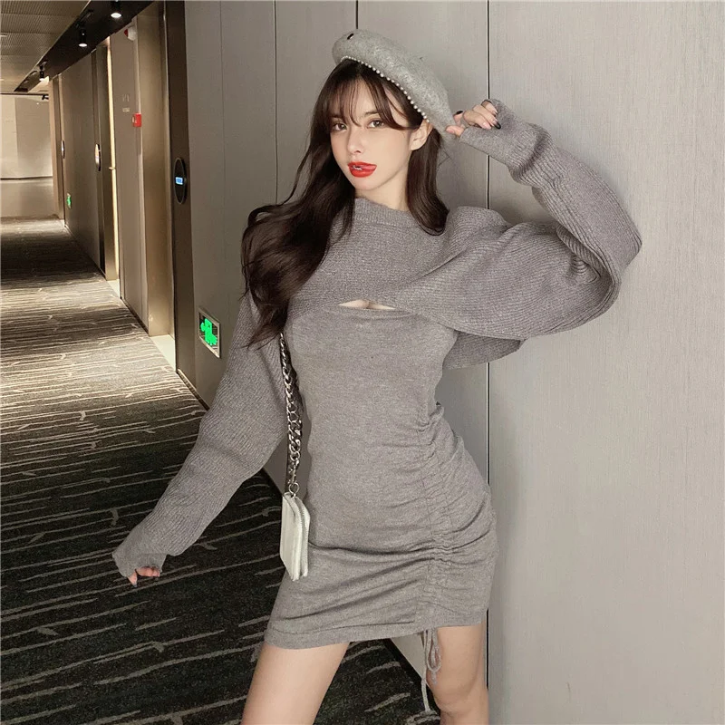 Fall 2021 New Design Sense Knitted Cape Top Drawstring Knitted Suspender Dress Two-piece Suit for Women
Fall 2021 New Design Sense Knitted Cape Top Drawstring Knitted Suspender Dress Two-piece Suit for Women