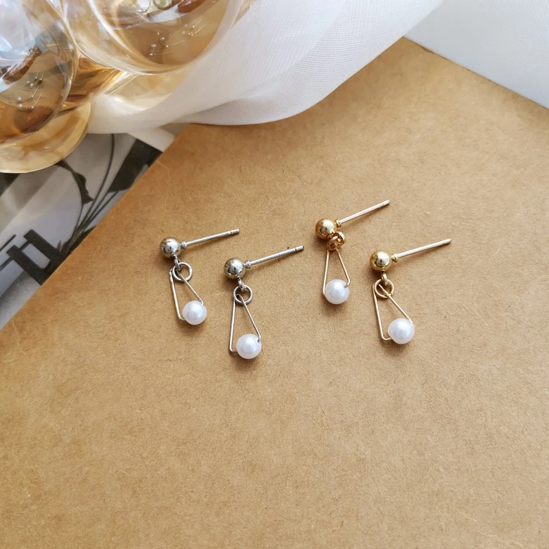 Modern Jewelry Simulated Pearl Earring 2021 Popular Design Simply Hot Selling Drop Earrings For Women Party Gifts
Modern Jewelry Simulated Pearl Earring 2021 Popular Design Simply Hot Selling Drop Earrings For Women Party Gifts