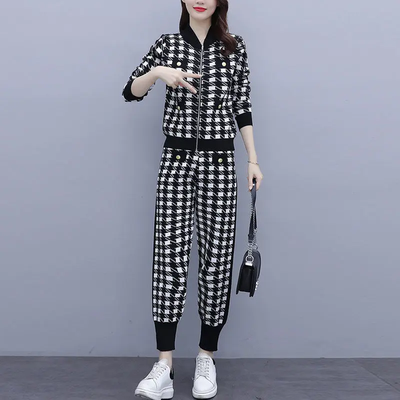 

2021spring and Autumn New Short Knitted Coat Harem Pants Two - Piece Large Size Women 's Clothing