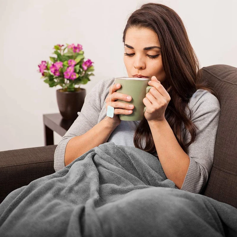 Fleece Blanket Twin Size Grey Lightweight Soft Cozy Bed Blanket for Couch Microfiber Flannel Blanket 
Fleece Blanket Twin Size Grey Lightweight Soft Cozy Bed Blanket for Couch Microfiber Flannel Blanket