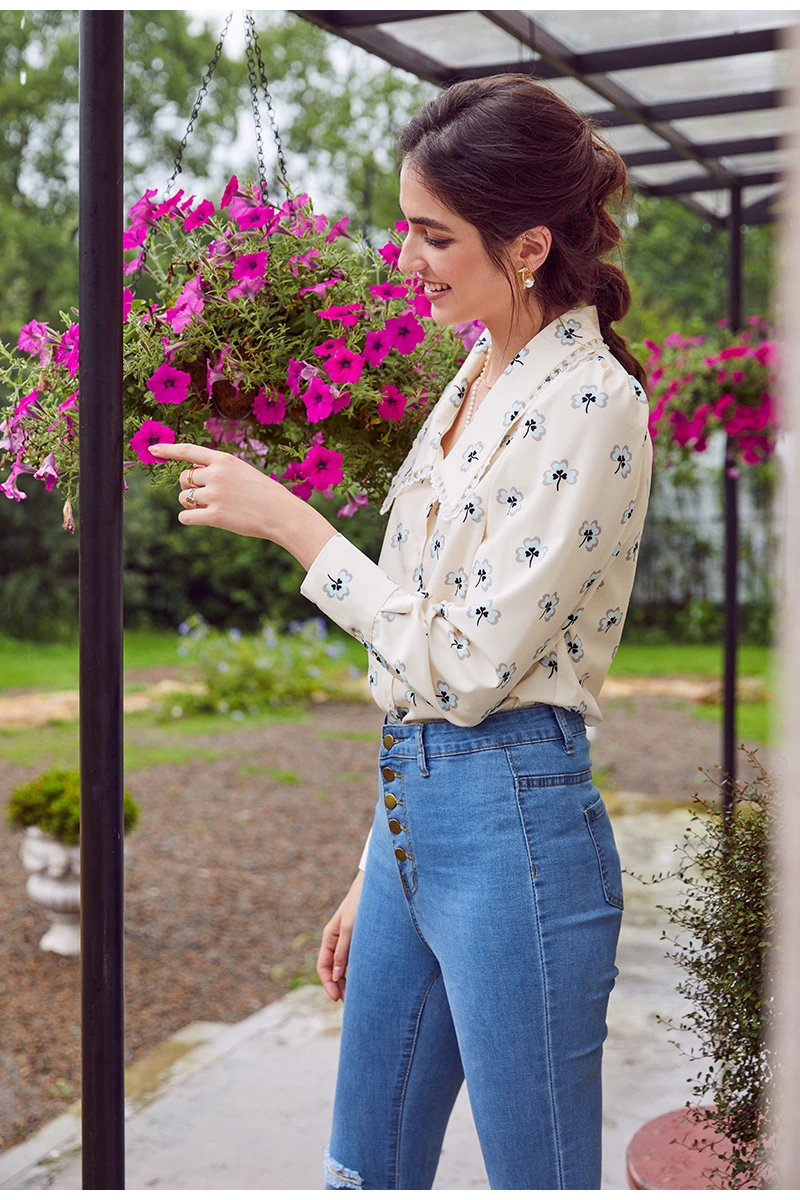 floral print blouse women Casual long sleeve female top shirt v-neck streetwear office ladies blouse shirt 2020
floral print blouse women Casual long sleeve female top shirt v-neck streetwear office ladies blouse shirt 2020