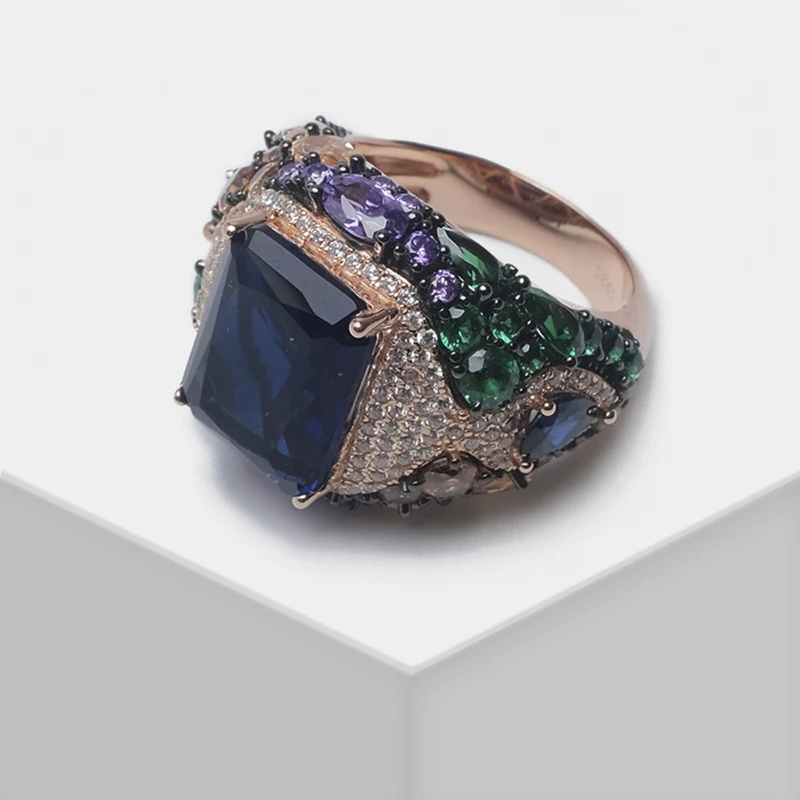 Модное кольцо Amorita boutique из серебра 925 пробы с разноцветным геометрическим дизайном
Модное кольцо Amorita boutique из серебра 925 пробы с разноцветным геометрическим дизайном